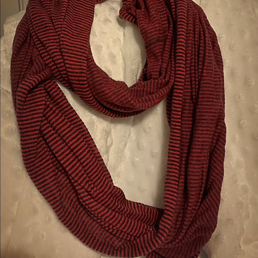 Infinity scarf